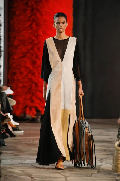 Look 8